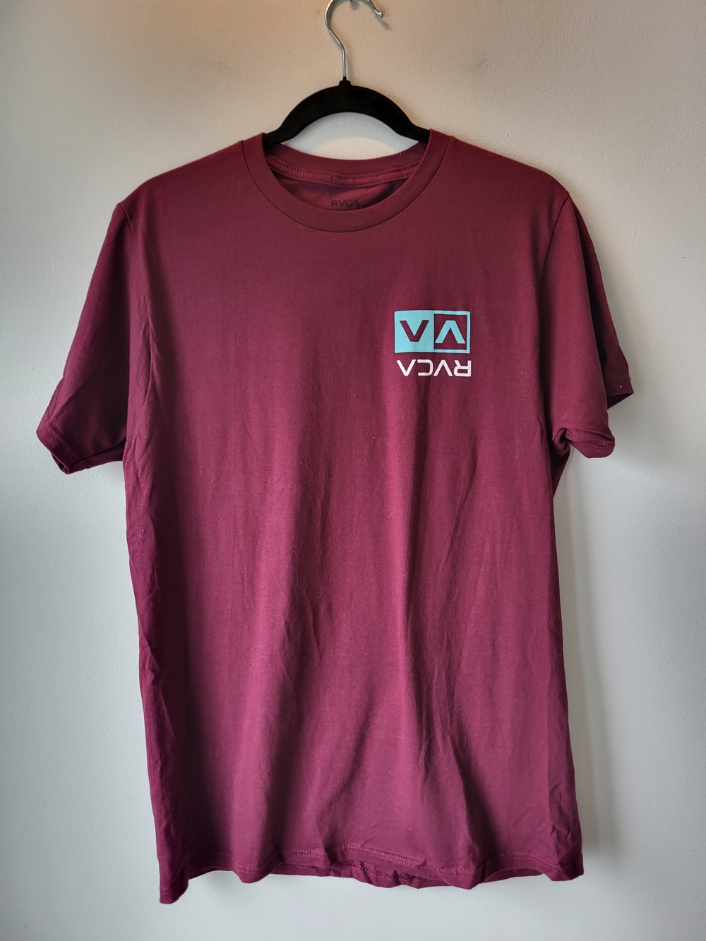 RVCA Men’s Maroon Graphic Logo T-Shirt